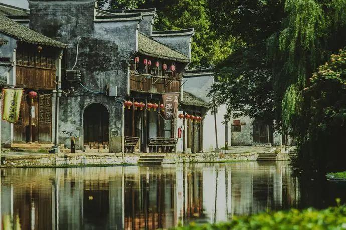 该来的还是来了,科目三登春晚被骂,导演回应:用得恰当就是好梗